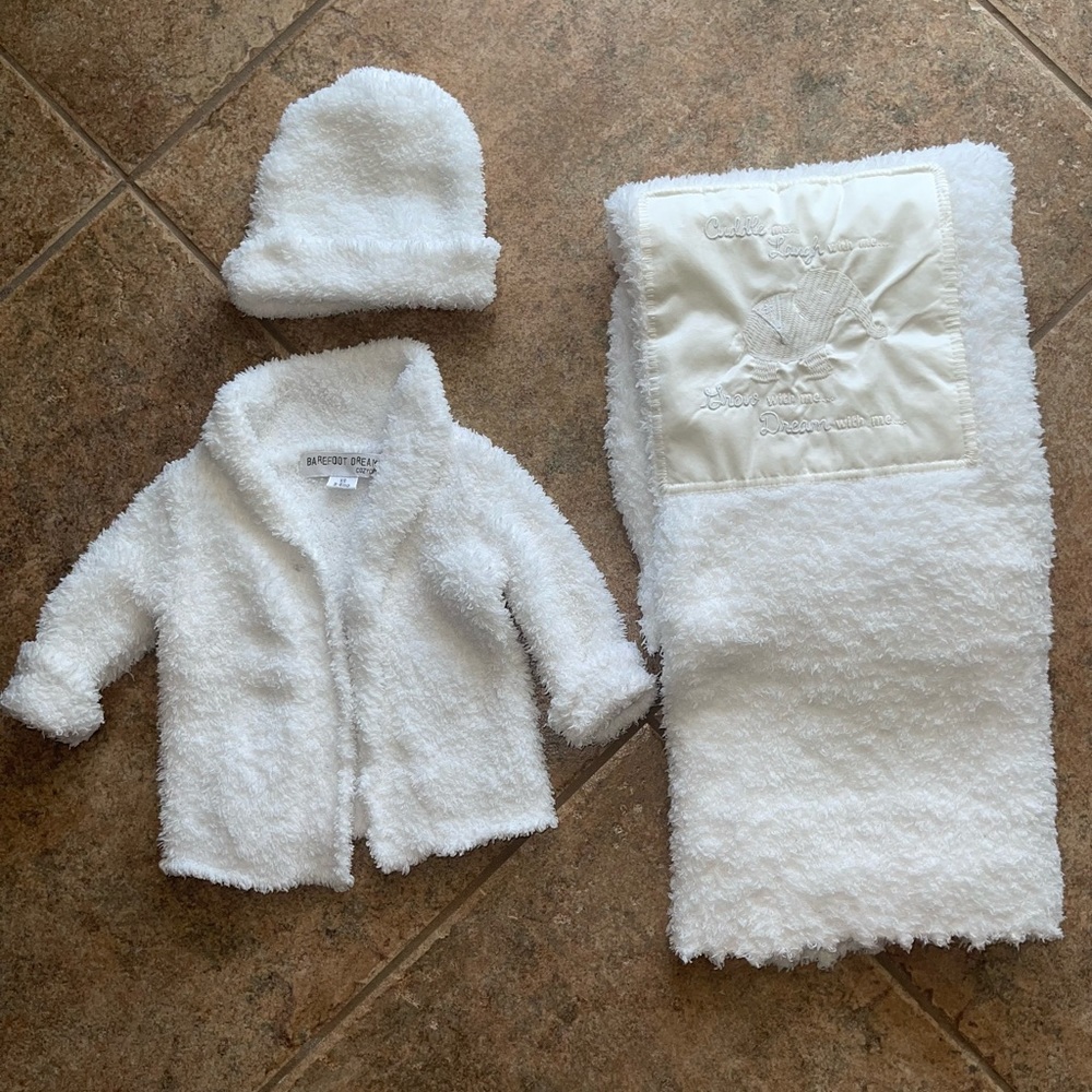 Barefoot Dreams Baby Set (Blanket, hat and jacket)